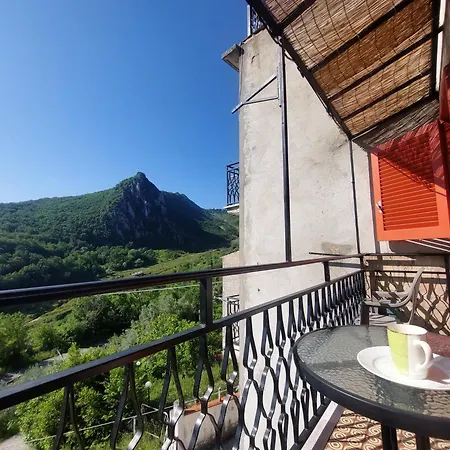 Beautiful Open Plan With A Fantastic Balcony View * Pennadomo