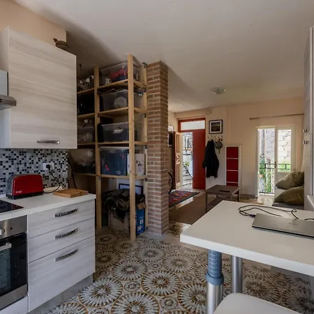 Beautiful Open Plan With A Fantastic Balcony View Pennadomo
