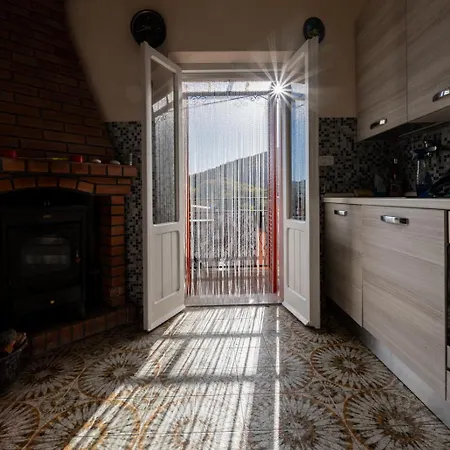 Beautiful Open Plan With A Fantastic Balcony View
