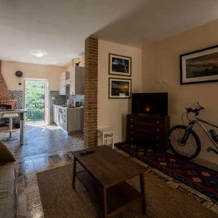 Beautiful Open Plan With A Fantastic Balcony View Apartment *