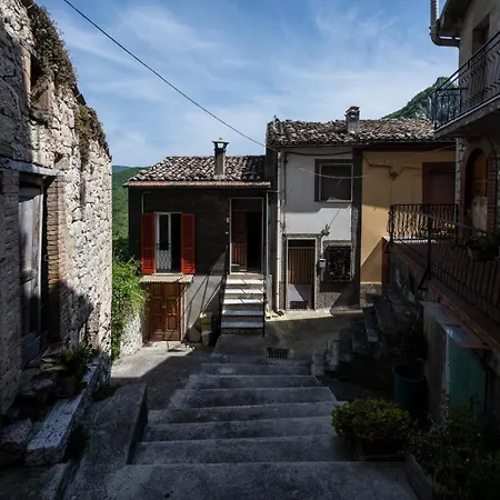 Beautiful Open Plan With A Fantastic Balcony View Apartament Pennadomo